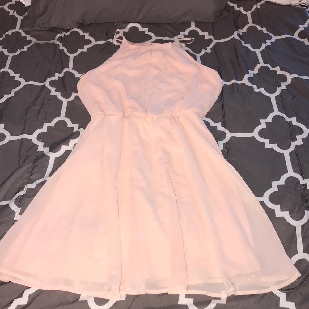 Francesca’s light pink dress